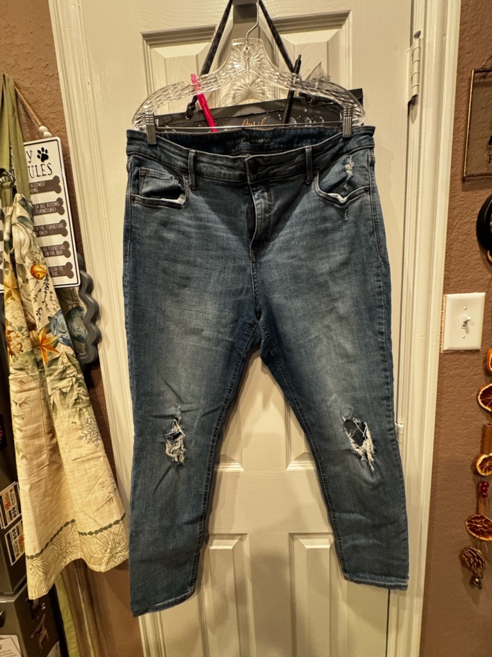Old Navy Women's Distressed Dark Blue Rockstar Skinny Jeans